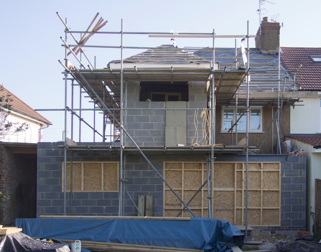 Docieplenie budynku – kompletny przewodnik po etapach prac